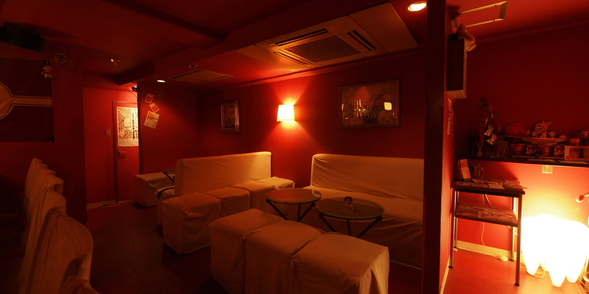 大阪・京橋のショットバー、BAR A ZNABLE(バー アズナブル)
